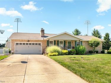 2032 Walsh Street, Louisville, OH 44641