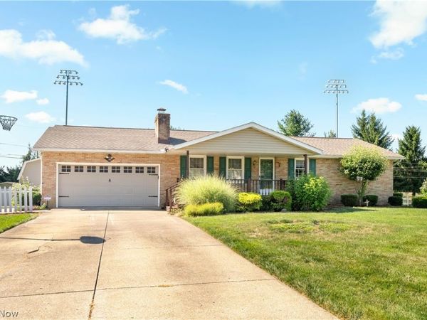 2032 Walsh Street , Louisville, OH 44641