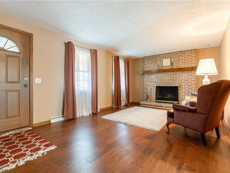 2032 Walsh Street, Louisville, OH 44641 Photo 2