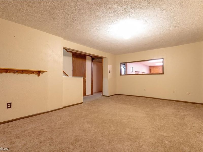 2032 Walsh Street, Louisville, OH 44641 Photo 23