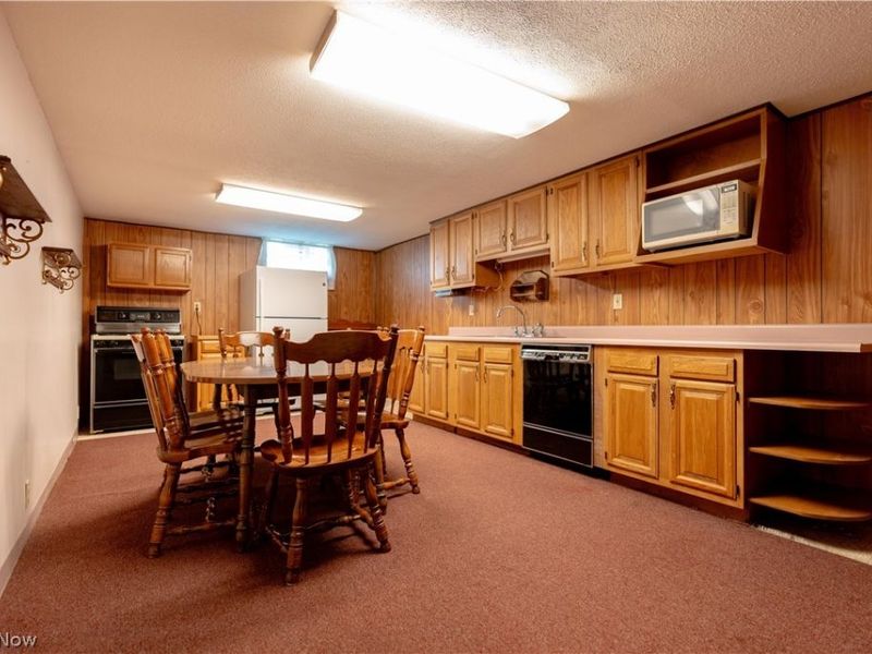 2032 Walsh Street, Louisville, OH 44641 Photo 24