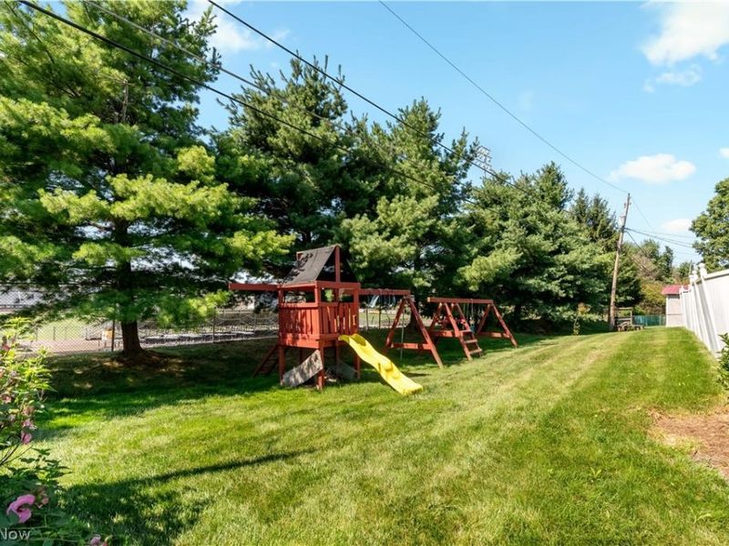 2032 Walsh Street, Louisville, OH 44641 Photo 36