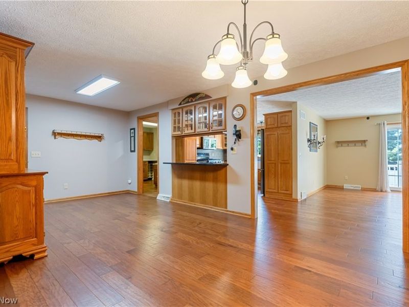 2032 Walsh Street, Louisville, OH 44641 Photo 4