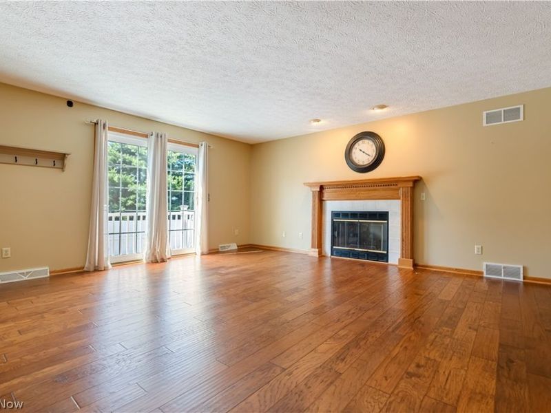 2032 Walsh Street, Louisville, OH 44641 Photo 6