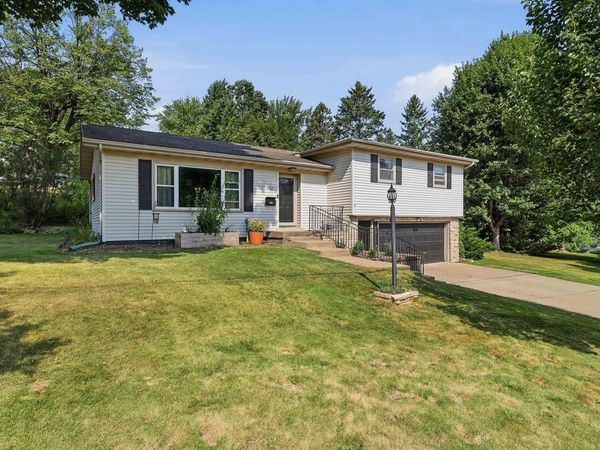 406 N 12TH AVENUE, Wausau, WI 54401