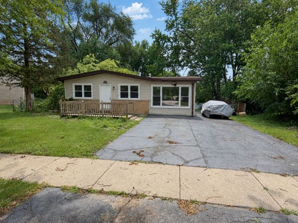 2039 Cherry Avenue , Hanover Park, IL 60133