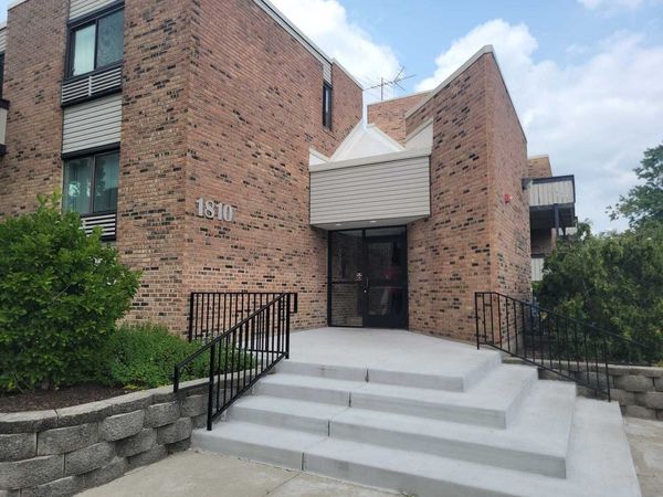 1810 Hemlock Place , Unit 204, Schaumburg, IL 60173