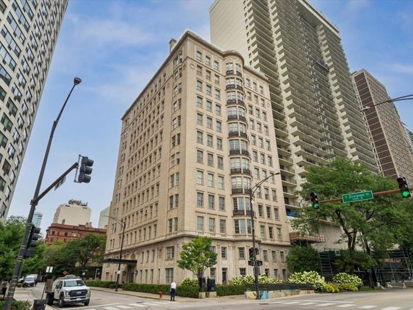 1200 N Lake Shore Drive, Unit 404, Chicago, IL 60610