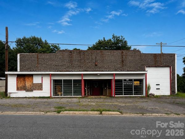 1129 Shelton Avenue , Statesville, NC 28677