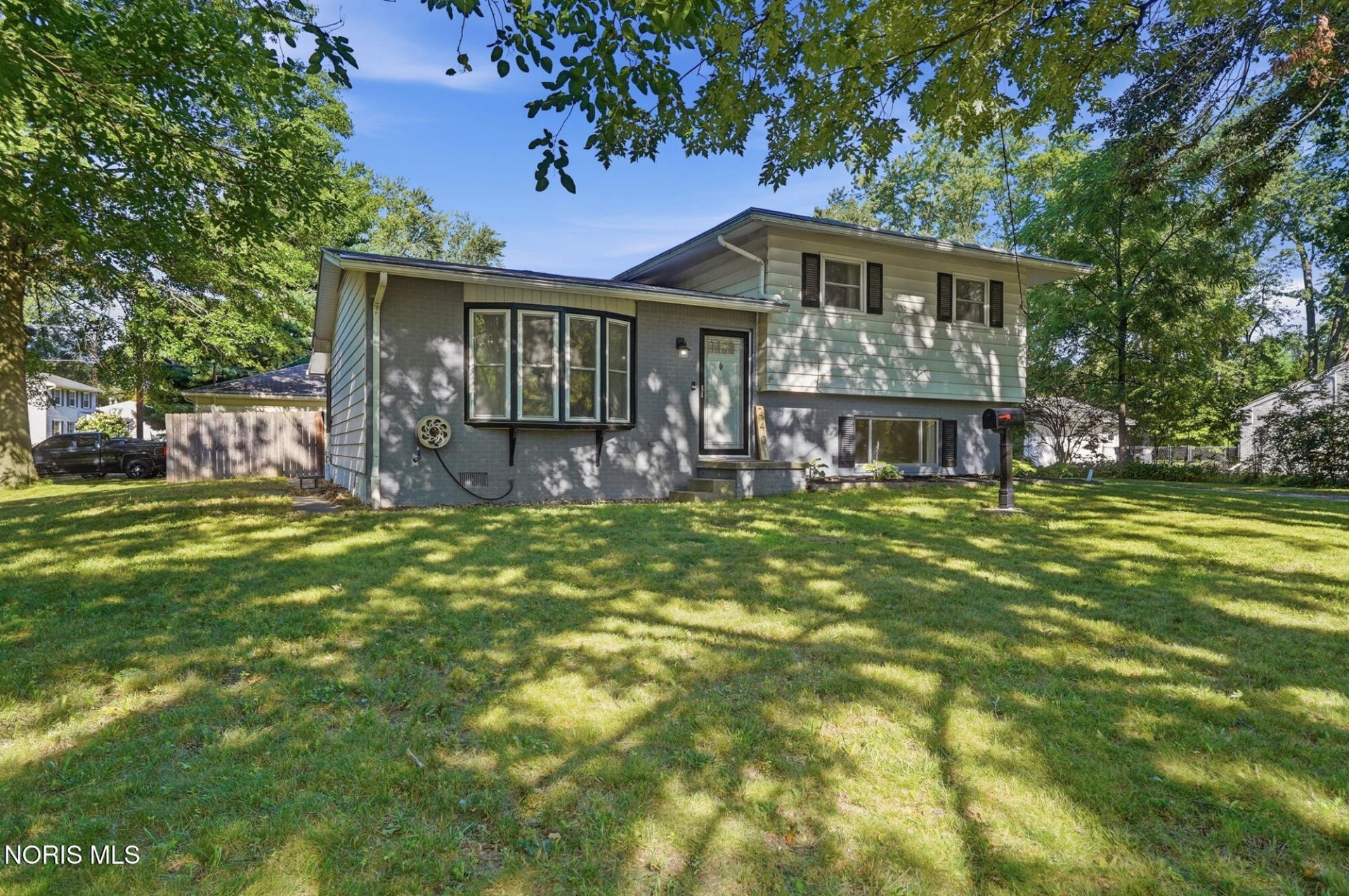 2401 Vaness Drive, Toledo, OH 43615 Main Photo