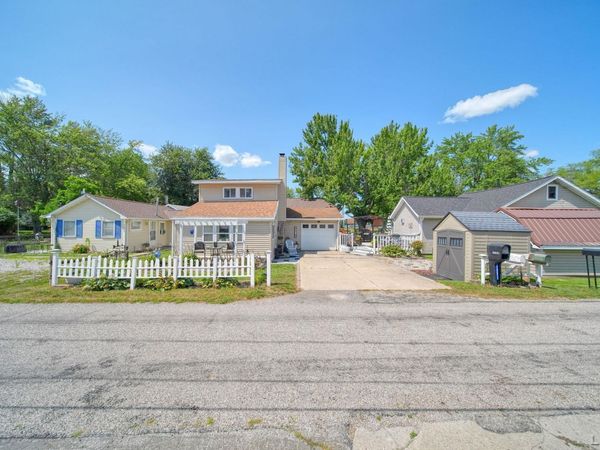 10875 W Ferndale , Manitou Beach, MI 49253