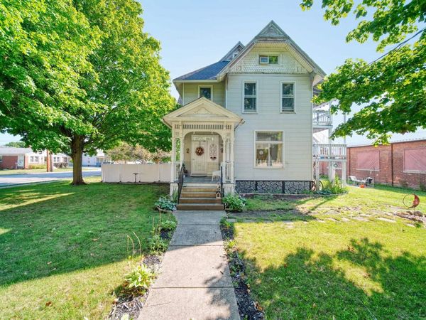 120 E Adrian , Blissfield, MI 49228