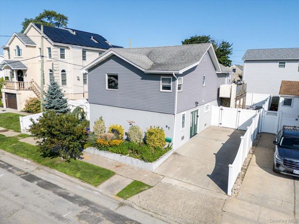 67 Radcliffe Road , Island Park, NY 11558