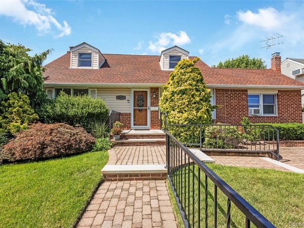 2671 7th Avenue , East Meadow, NY 11554