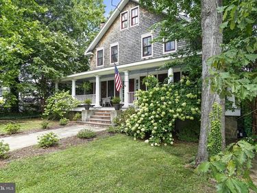 819 N CLEVELAND STREET, ARLINGTON, VA 22201