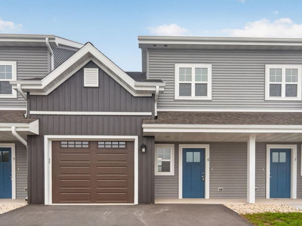 1675 Reigle Dr, Unit 6, Kewaskum, WI 53040