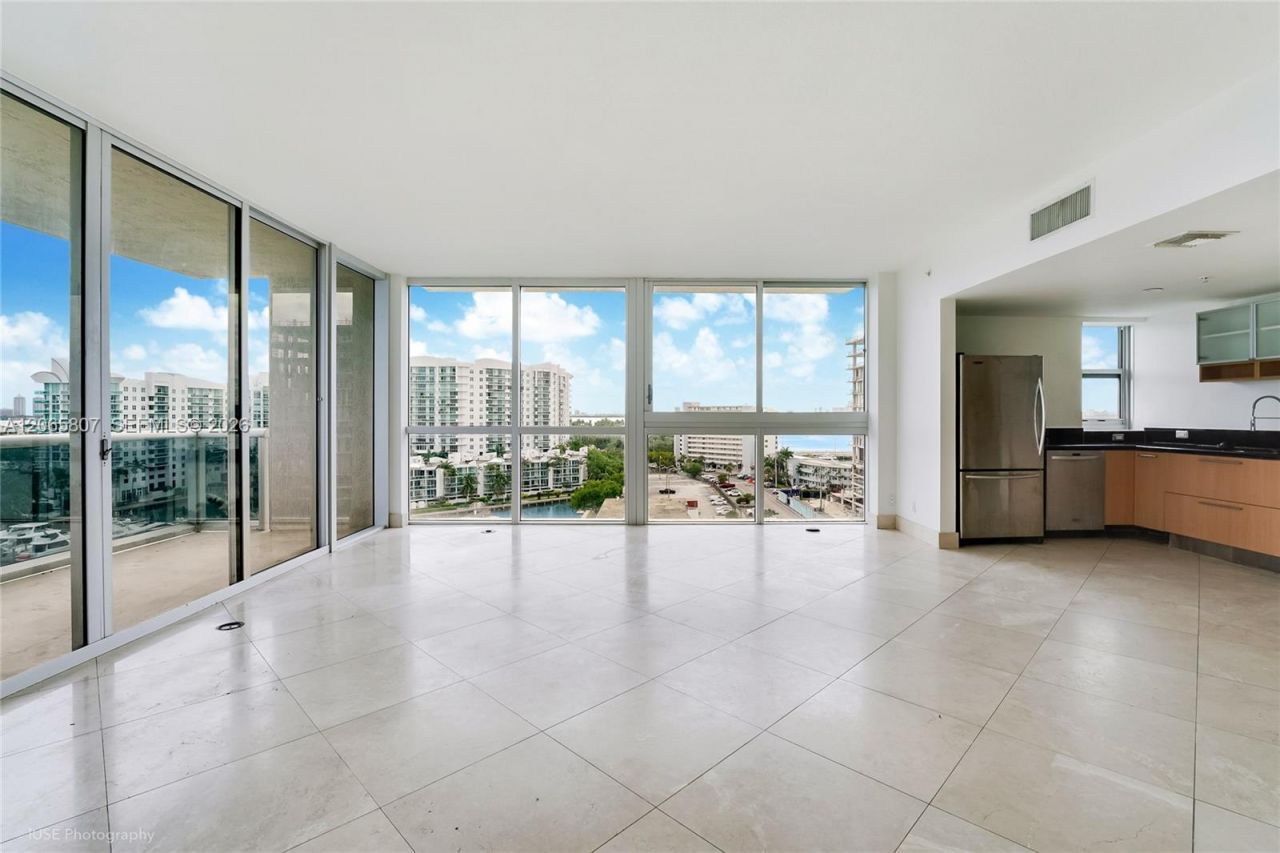 7929 West Dr, Unit 1001, North Bay Village, FL 33141 Photo