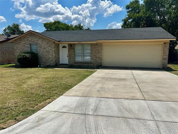 5908 Derek Drive , Watauga, TX 76148