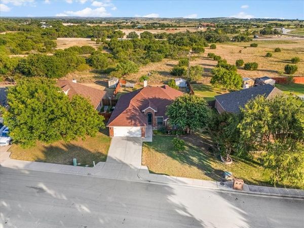 380 Lockwood Lane, Weatherford, TX 76087