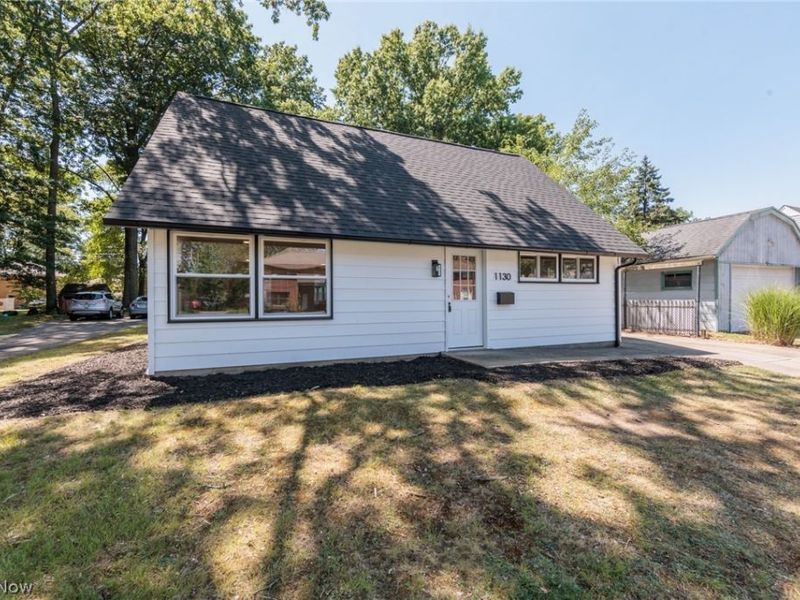1130 Saxe Avenue, Cuyahoga Falls, OH 44221 Photo 1