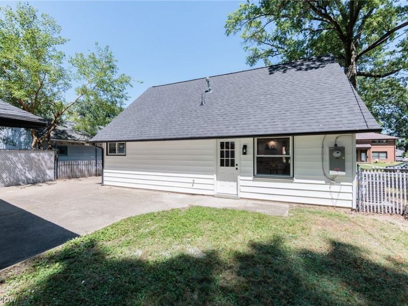 1130 Saxe Avenue, Cuyahoga Falls, OH 44221 Photo 40