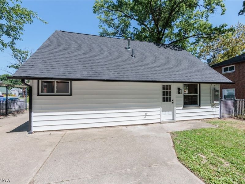 1130 Saxe Avenue, Cuyahoga Falls, OH 44221 Photo 41