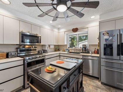 116 Pasadena Ave Hasbrouck Heights, NJ 07604