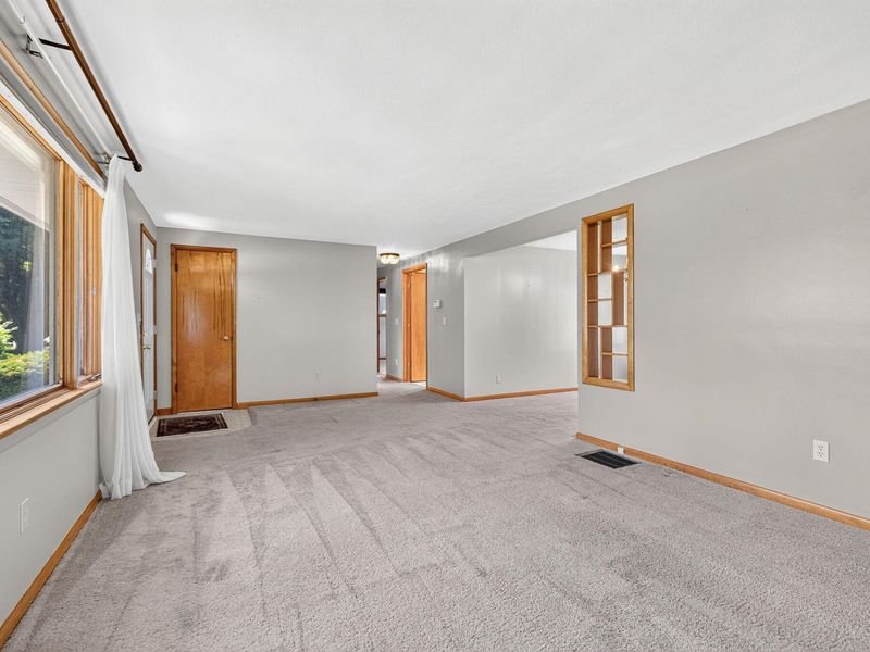 108 Pleasant Drive, Bellefontaine, OH 43311 Photo 10