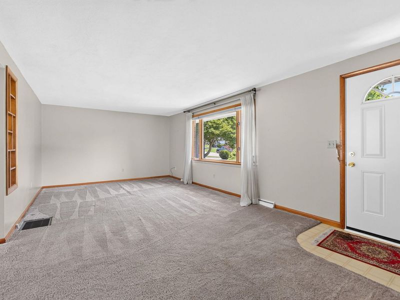 108 Pleasant Drive, Bellefontaine, OH 43311 Photo 6