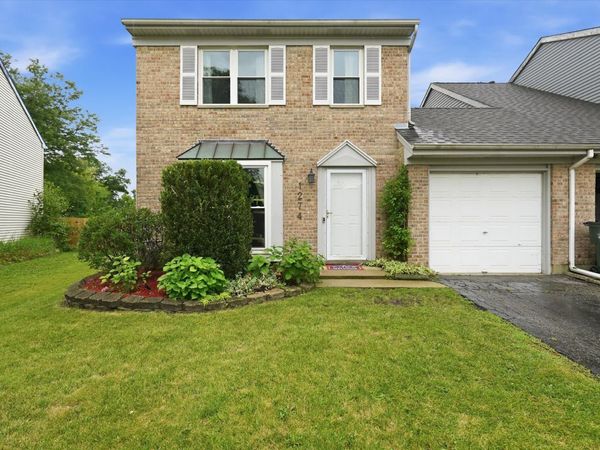 1274 Robin Drive , Carol Stream, IL 60188