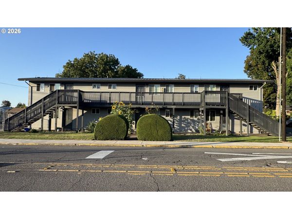 1207 D ST, Salem, OR 97301