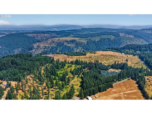 2254 CROOKED FINGER Rd NE, Scotts Mills, OR 97375