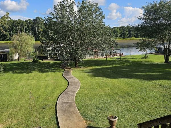 1465 Point Of Pines, Guntersville, AL 35976