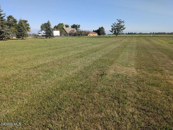 303 Michaelis Drive , Napoleon, OH 43545