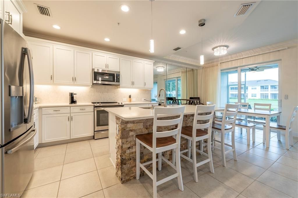 6954 Avalon Cir , Unit 702, Naples, FL 34112 Photo