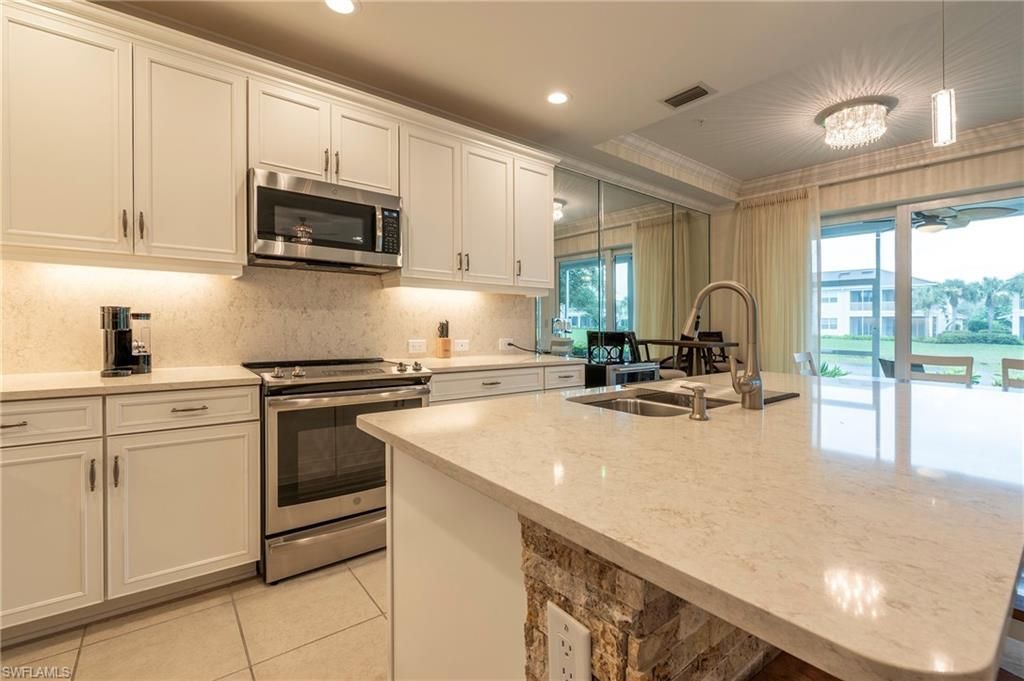 6954 Avalon Cir , Unit 702, Naples, FL 34112 Photo