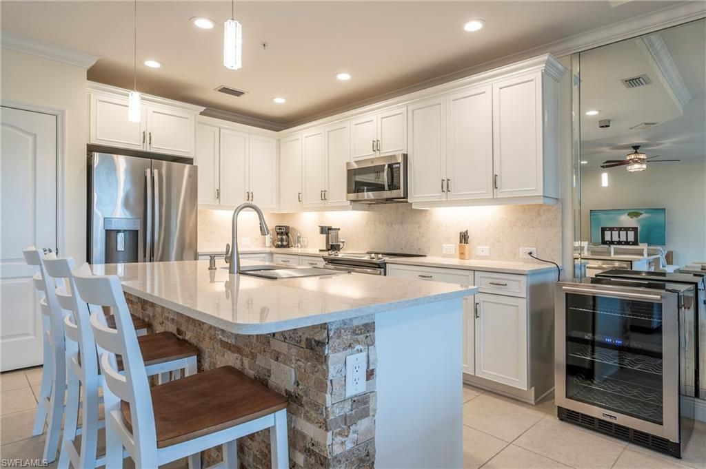 6954 Avalon Cir , Unit 702, Naples, FL 34112 Photo