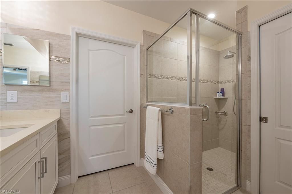6954 Avalon Cir , Unit 702, Naples, FL 34112 Photo