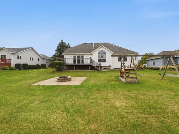 109 Anglewood Drive, Kenyon, MN 55946