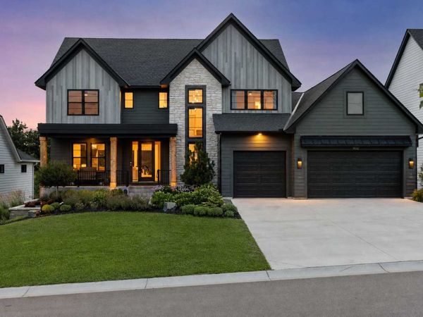 9592 Iron Horse Road , Woodbury, MN 55129