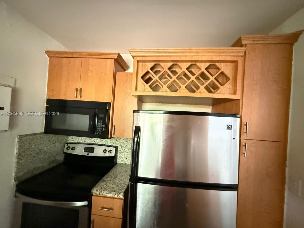 951 NE 157th Ter, North Miami Beach, FL 33162 Photo
