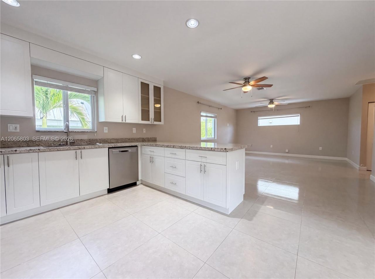 17 Lakeview Dr , Key Largo, FL 33037 Photo