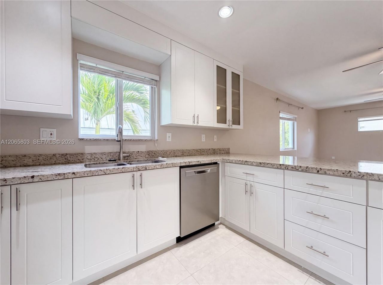 17 Lakeview Dr , Key Largo, FL 33037 Photo