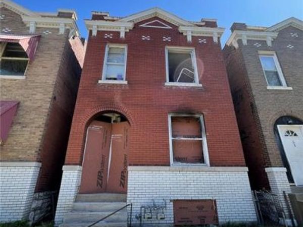 535 Fassen Street , St Louis, MO 63111