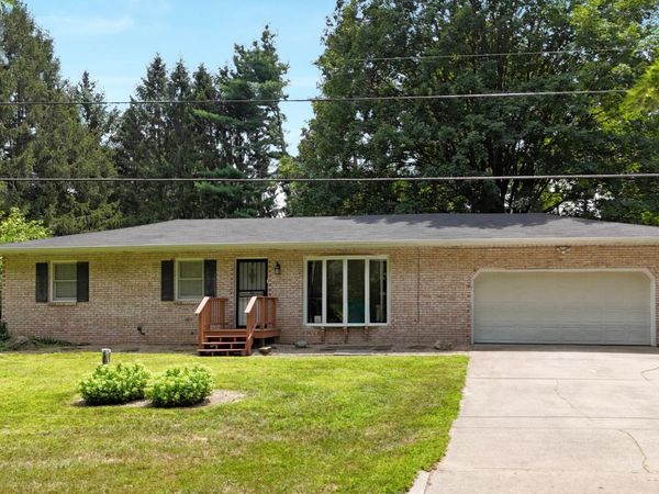 30417 US-12, Niles, MI 49120