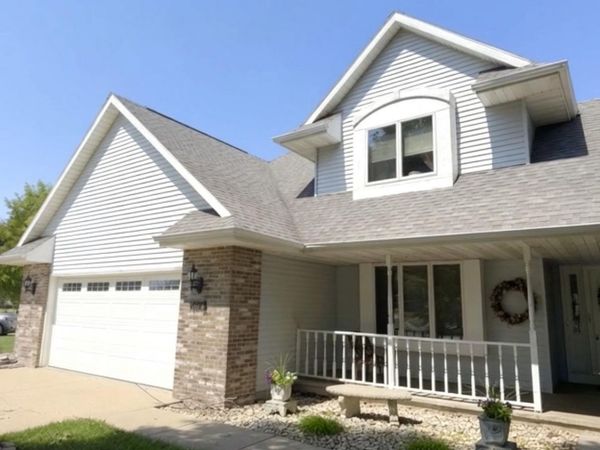 2884 WESTMOOR ROAD, Oshkosh, WI 54904