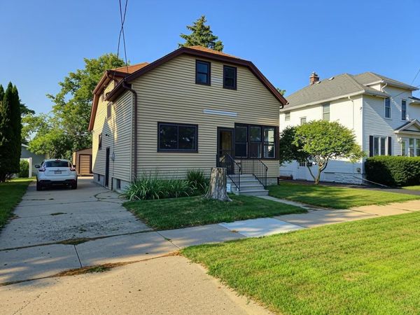806 W 8TH AVENUE, Oshkosh, WI 54902