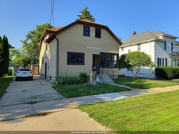 806 W 8TH AVENUE, Oshkosh, WI 54902