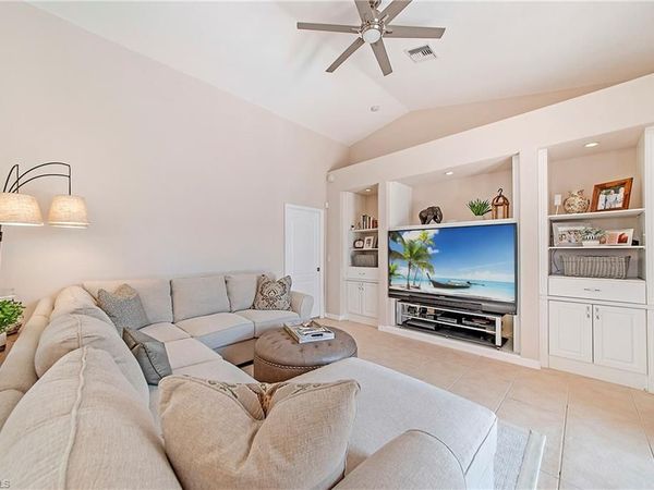 1032 Tivoli LN , NAPLES, FL 34104