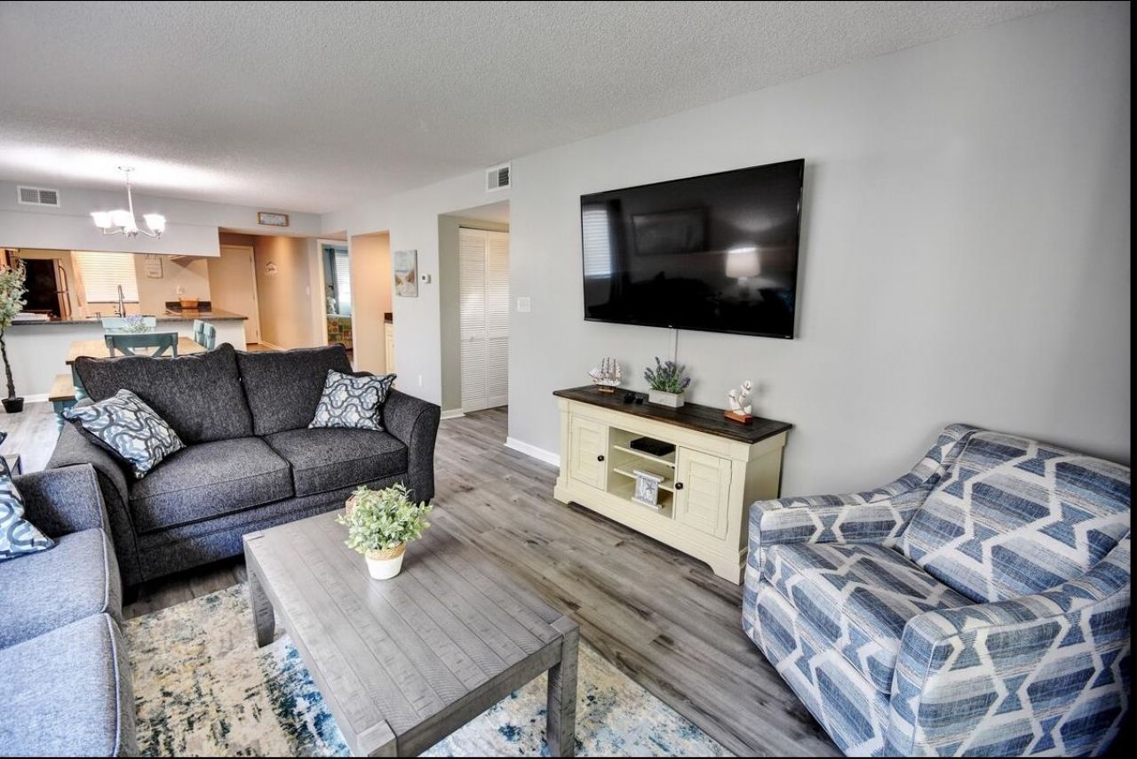 250 Maison Dr. Photo 10